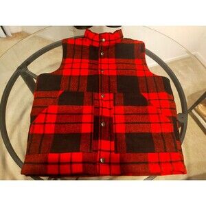Old Navy Red Flannel Puffer Buffalo Plaid Vest Size Medium